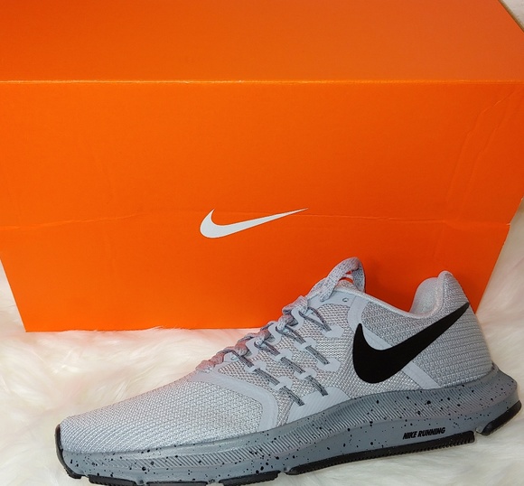 🆕 ***SOLD*** NIKE RUNNING SNEAKERS (Men's) - Picture 7 of 7